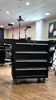 ESTANTE TATTOO 4 GAVETAS 
RD$ 25,000

Organiza tus herramientas con estilo 👌

✅Material  hierro reforzado 
✅4 gavetas con llaves 
✅Ruedas con seguro 
✅6 accesorios incluidos 

Ordena ya!!! 

WWW.JCGOLDENSUPPLY.COM 
También por WhatsApp 809-258-6325 

Tienda física 🏛️ 
Estamos en la avenida Mella # 302 , esquina 19 de Marzo , al lado de la Sirena proximo a la zona colonial. 
SANTO DOMINGO R D 🇩🇴 

#jcgoldensupply #micropigmentacion #tattoo #tattoostudio #toolstorage #organizadordeherramientas