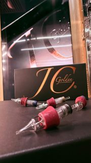 NO IMPROVISE ❌

Si busca calidad vaya a lo seguro 👌

Cartuchos JC GOLDEN 100% calidad 
Para resultados impecables 💪

Disponibles en gran variedad de números RM / RS / RL / M1 

✅RD$ 895 caja de 10 unidades 

Más detalles en WWW.JCGOLDENSUPPLY.COM 

#jcgoldensupply #jcgolden #tattoocartridge