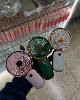.
✨Ventilador para pestañas ✨
RD$295Mini ventilador recargable para postura de pestañas, hecho con material de plástico.Batería de 250mAh recargable para mejor uso.
•
Ordena ya!!!
WWW.JCGOLDENSUPPLY.COM
También por WhatsApp 809-258-6325
•
Tienda física 🏛️
Estamos en la avenida Mella N. 302 , esquina 19 de Marzo , al lado de la Sirena proximo a la zona colonial.  SANTO DOMINGO R.D 🇩🇴#jcgoldensupply #micropigmentacion #ventilador