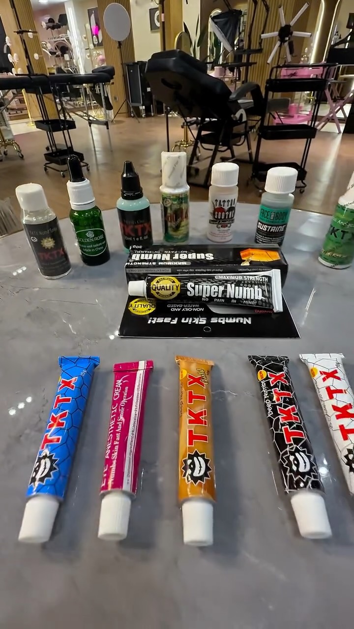 .
🔥ANESTESIAS NUEVAMENTE DISPONIBLES! 🔥
¡Por fin llegaron! , Las anestesias que tanto estaban esperando ya están disponibles nuevamente, tanto para piel cerrada como para piel abierta.
TKTX 49.9% - RD$850
TKTX 55% plus - RD$950
EYE ANESTHESIC - RD$850
TATTOO SOOTHE - RD$2,500
TKTX NUMB SPRAY - RD$1500
SUPER NUMB - RD$1,200
TKTX NUMB GEL - RD$1,650
GOLDEN ROSE - RD$1,500
BACTINE SPRAY - RD$795
SUSTAINE - RD$2,300
TKTX ANALGESIC GEL - RD$1,500
TAG #45 - $2,500
•
VISITANOS !
📍Tienda fisica
Estamos ubicados en la avenida Mella no.302 esq. 19 de marzo (al lado de la sirena) proximo al barrio chino, sto sgo.
Para envios 📦
📲Escribemos al WhatsApp 809-258-6325
#jcgoldensupply #anestesia #tattoo #tktx